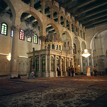 The Ottoman Tomb of the head of John the Baptist in the Omayyad Mosque, dating from 705 AD, Damascus, Syria, Middle East