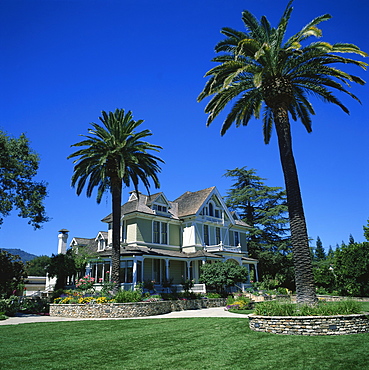 The house at the Sutter Home Winery, the sixth largest in the U.S.A., St. Helena, Napa Valley, California, United States of America, North America