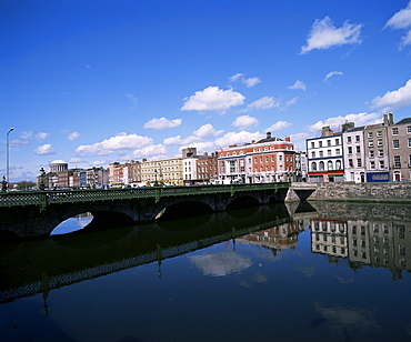 Reflections in the River Liffey, Dublin, Eire (Republic of Ireland), Europe