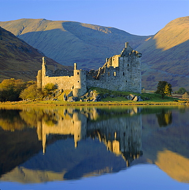 Kilchurn Castle reflected in Loch Awe, Strathclyde, Scotland, UK, Europe