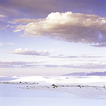 Barchan dune, 275 square miles of gypsum sand, White Sands National Monument, New Mexico, United States of America (U.S.A.), North America