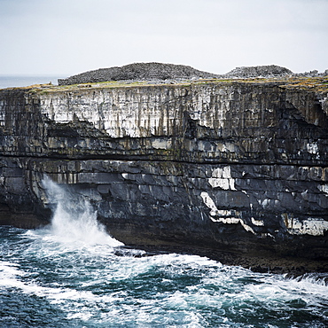 Black Fort, Aran Islands, County Galway, Connacht, Republic of Ireland (Eire), Europe