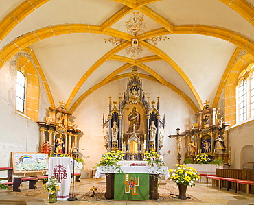 Neo-Gothic high altar, Church of St. Lambert, Bromberg, Bucklige Welt, Lower Austria, Austria, Europe