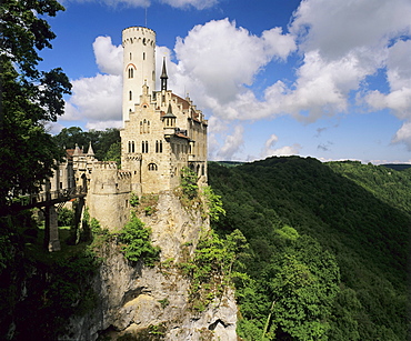 Lichtenstein Castle, Swabian Alps, Baden-Wuerttemberg, Germany, Europe