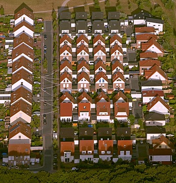 Aerial view, townhouses, housing estate, Berliner Strasse street, Gladbeck, Ruhrgebiet area, North Rhine-Westphalia, Germany, Europe