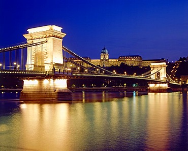 Chain Bridge across the Danube river, Budapest, Hungary, Europe