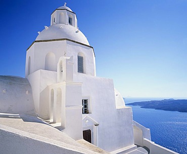 Church in Fira on the rim of the caldera, Santorini, Cyclades, Greece, Europe