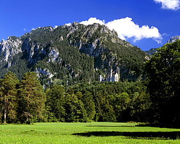 Schloss Neuschwanstein Castle, Fuessen, Mt. Tegelberg, spring, Upper Bavaria, Bavaria, Germany, Europe