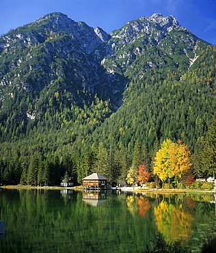 Toblacher See lake, autumn mood, Toblach, Pusteria, Bolzano, South Tyrol, Italy, Europe