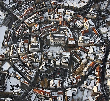 Aerial photo, old part of town in snow, Protestant Erloeserkirche, Redeemer Church, Luedenscheid, Maerkischer Kreis, Sauerland, North Rhine-Westphalia, Germany, Europe