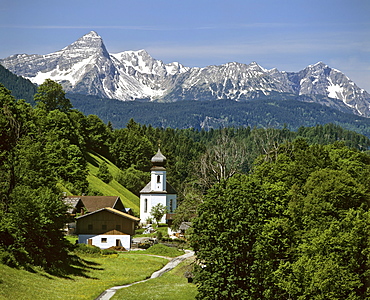 Hiking trail near Wamberg, Daniel, Garmisch-Partenkirchen, Upper Bavaria, Germany