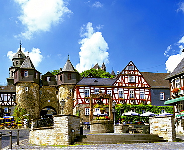 Marketplace and Fachwerk-style houses in the historic centre of Braunfels, Hesse, Germany, Europe