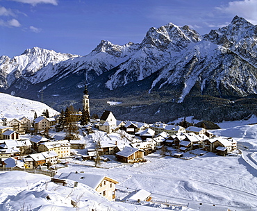 Ftan, Sesvenna Group, Piz Lischana, Piz San Jon Dadora, Lower Enaginde, Engadine, Grisons, Switzerland, Europe