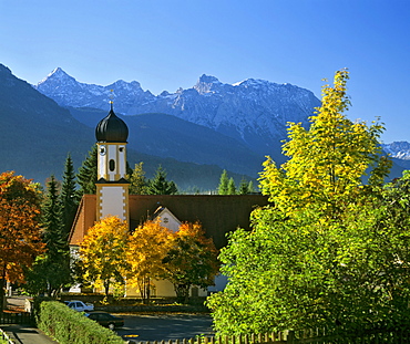 Wallgau, Pfarrkirche St. Jakob, St. Jacob's Parish Church, Karwendel Range, Upper Bavaria, Bavaria, Germany