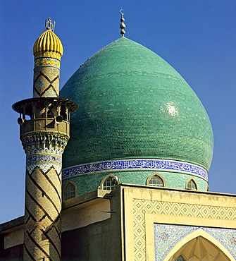 Green-domed mosque, minaret tower, Baghdad, Iraq, Middle East