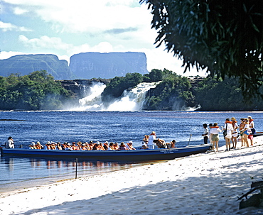 Canaima Lagoon, boat, waterfalls, Canaima, Kamarakotos, Venezuela, South America