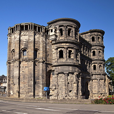 The Roman Porta Nigra gate, Trier, Rhineland-Palatinate, Germany, Europe, PublicGround