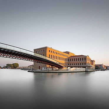 Ponte della Costituzione, footbridge over Grand Canal, architect Santiago Calatrava, Santa Croce, Venice, Italy, Europe