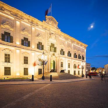 Auberge Castille at night, UNESCO World Heritage Site, Valletta, Malta, Europe