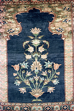 Mughal floral pattern woven in rug, Karachi, Pakistan, Asia