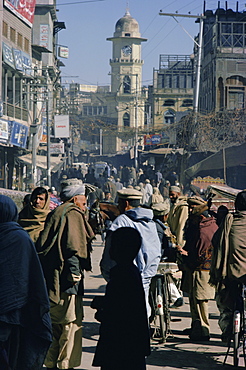 Street scene in the bazaar, Peshawar, North West Frontier Province, Pakistan, Asia
