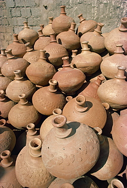 Pots for sale, Karachi Market, Karachi, Pakistan, Asia