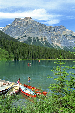 Emerald Lake, Yoho National Park, UNESCO World Heritage Site, Rocky Mountains, British Columbia, Canada, North America