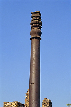 The Qutub Minar, the rustless Iron Pillar weighing six tons, seven meters tall, Delhi, India, Asia