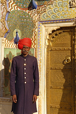 Guard in turban at City Palace, Jaipur, Rajasthan state, India, Asia