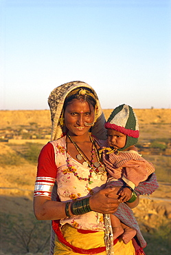 Woman and small child, Jaisalmer, Rajasthan state, India, Asia