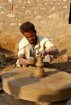 Potter and wheel in village near Jodhpur, Rajasthan state, India, Asia