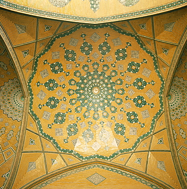 Detail of the dome of the Theological College, Isfahan, Iran, Middle East