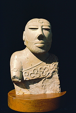 King Priest figure from Mohenjodaro (Indus Civilization), Karachi Museum, Pakistan