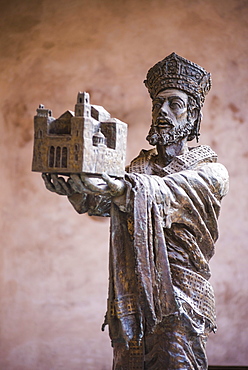 Statue of Guglielmo II at Monreale Cathedral (Duomo di Monreale) in Monreale, near Palermo, Sicily, Italy, Europe 