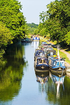 Kennet and Avon Canal at Pewsey near Marlborough, Wiltshire, England, United Kingdom, Europe