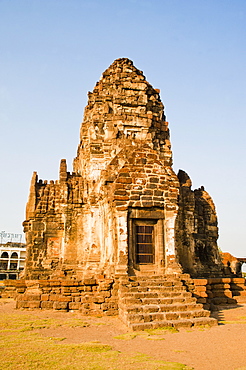 Stupa at Phra Prang Sam Yot Buddhist Temple, Lopburi, Thailand, Southeast Asia, Asia