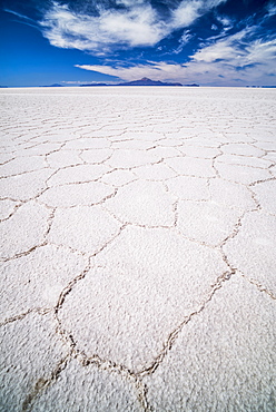 Uyuni Salt Flats patterns landscape (Salar de Uyuni), Uyuni, Bolivia, South America