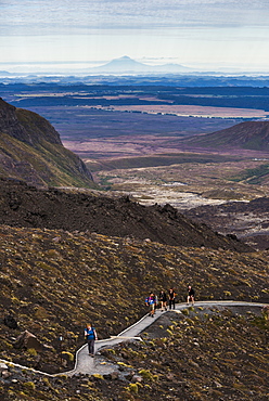 Hikers on the Tongariro Alpine Crossing Trek, Tongariro National Park, UNESCO World Heritage Site, North Island, New Zealand, Pacific