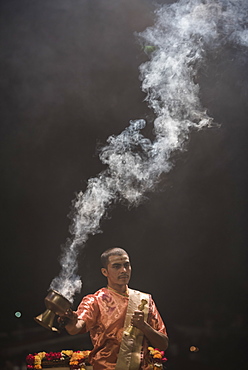 Ganga Aarti Hindu ceremony at Dasaswamedh Ghat, Varanasi, Uttar Pradesh, India, Asia