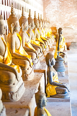 Buddhas at Wat Si Saket, the oldest temple in Vientiane, Laos, Indochina, Southeast Asia, Asia