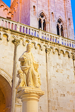 St. Lawrence statue outside the Cathedral of St. Lawrence at night, Trogir, UNESCO World Heritage Site, Dalmatian Coast, Croatia, Europe 