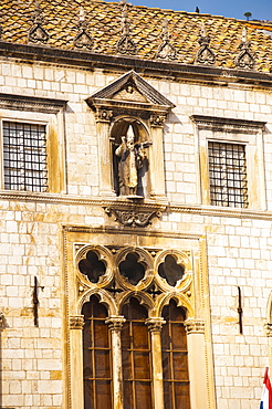 Sponza Palace and a statue of St. Blaise, Dubrovnik Old Town, UNESCO World Heritage Site, Dubrovnik, Croatia, Europe 