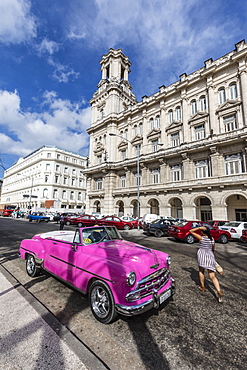 Classic American car being used as a taxi, locally known as almendrones, Havana, Cuba, West Indies, Central America