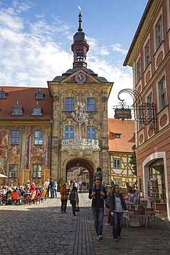 Pedestrians, outdoor cafe and Altes Rathaus city hall building, Bamberg, Franconia, Bavaria, Germany