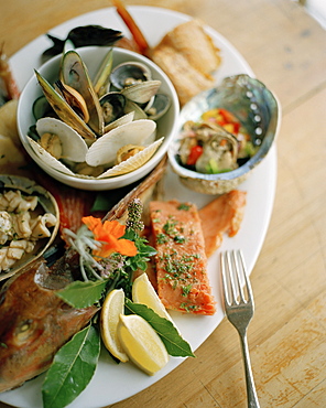 Kaimoana fish platter at Fleurs Place Restaurant, Moeraki, east coast, South Island, New Zealand