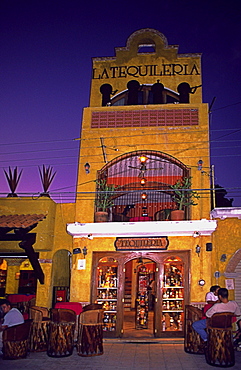 Mexico, Yucatan, Playa del Carmen, Tequileria, Bar