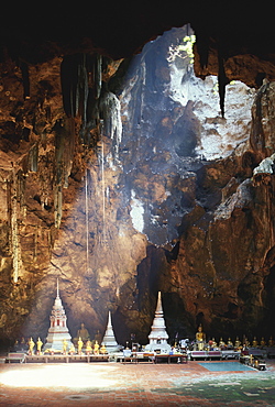 Cave with stalagtites and buddha figures, Tham Khao Luang, Thailand, Asia