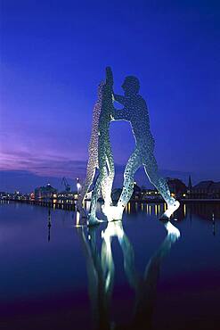 Molecular Men Borofski, in Spree, Berlin, Germany