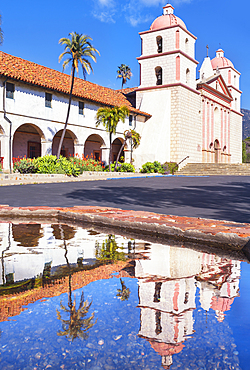 Santa Barbara Mission, Santa Barbara, California, USA