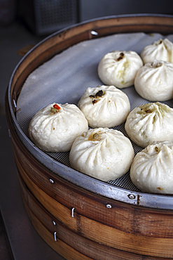 Steamed dumplings (Jiaozi also dumplings), Chengdu, Sichuan Province, China, Asia